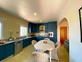 Mooi landelijk huis met zwembad in Pinoso in  Dream Villas Alicante