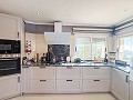 Encantadora Villa con Cocina de Verano y Casa de Invitados a 15 minutos de la Playa in  Dream Villas Alicante