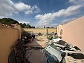 Villa met 4 slaapkamers en 2 badkamers en een houten huis met 4 slaapkamers en 2 badkamers te koop in La Romana. in  Dream Villas Alicante