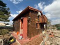 Villa met 4 slaapkamers en 2 badkamers en een houten huis met 4 slaapkamers en 2 badkamers te koop in La Romana. in  Dream Villas Alicante