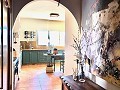 Exklusive Off-Grid-Villa auf dem Gipfel des Berges in Villena in  Dream Villas Alicante