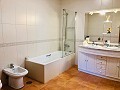 Exklusive Off-Grid-Villa auf dem Gipfel des Berges in Villena in  Dream Villas Alicante