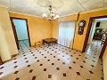 Wundervolles Stadthaus mit Geschäftsmöglichkeit in Elda in  Dream Villas Alicante