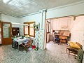 Wundervolles Stadthaus mit Geschäftsmöglichkeit in Elda in  Dream Villas Alicante