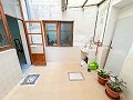 Wundervolles Stadthaus mit Geschäftsmöglichkeit in Elda in  Dream Villas Alicante