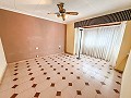 Wundervolles Stadthaus mit Geschäftsmöglichkeit in Elda in  Dream Villas Alicante
