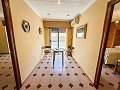 Wundervolles Stadthaus mit Geschäftsmöglichkeit in Elda in  Dream Villas Alicante