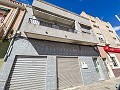 Wundervolles Stadthaus mit Geschäftsmöglichkeit in Elda in  Dream Villas Alicante