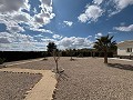 Prêt maintenant, villa spectaculaire avec piscine, maison d'amis et bar! in  Dream Villas Alicante
