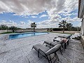 Prêt maintenant, villa spectaculaire avec piscine, maison d'amis et bar! in  Dream Villas Alicante