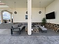 Prêt maintenant, villa spectaculaire avec piscine, maison d'amis et bar! in  Dream Villas Alicante