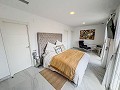 Prêt maintenant, villa spectaculaire avec piscine, maison d'amis et bar! in  Dream Villas Alicante