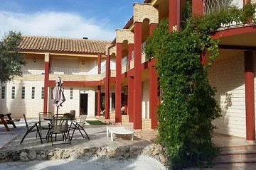 Beautiful 6 bed 3 Bath Country House in Yecla.