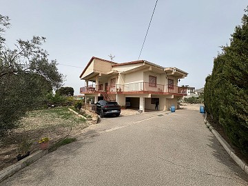Großes Landhaus in Salinetas, Petrer