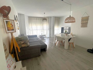 Bel appartement de 3 chambres et 1 salle de bain au 2ème étage à Pinoso