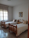 4 slaapkamer, 2 verdiepingen tellend herenhuis in Ayora in  Dream Villas Alicante