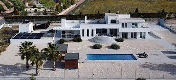 Moderne villa met 5 slaapkamers in Sax, Alicante