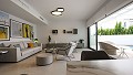Moderne Villa mit 4 Schlafzimmern, 4 Bädern, Unterbau, Pool und Garage in  Dream Villas Alicante