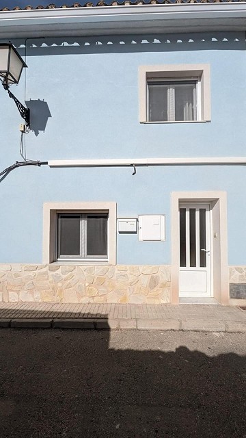 Lovely 3 Bed 1 Bath Town house in Pinoso.