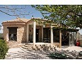 Preciosa casa de campo de 3 dormitorios y 2 baños en Villena. in  Dream Villas Alicante