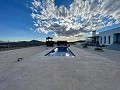 Instapklare moderne villa met 5 slaapkamers in Sax, Alicante in  Dream Villas Alicante