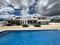 Instapklare moderne villa met 5 slaapkamers in Sax, Alicante in  Dream Villas Alicante