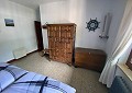 Atemberaubende traditionelle Villa mit 5 Schlafzimmern und 2 Bädern in 140.000 m2 Waldgebiet in Sax in  Dream Villas Alicante