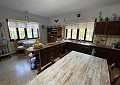 Atemberaubende traditionelle Villa mit 5 Schlafzimmern und 2 Bädern in 140.000 m2 Waldgebiet in Sax in  Dream Villas Alicante