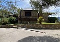 Atemberaubende traditionelle Villa mit 5 Schlafzimmern und 2 Bädern in 140.000 m2 Waldgebiet in Sax in  Dream Villas Alicante