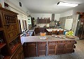 Atemberaubende traditionelle Villa mit 5 Schlafzimmern und 2 Bädern in 140.000 m2 Waldgebiet in Sax in  Dream Villas Alicante