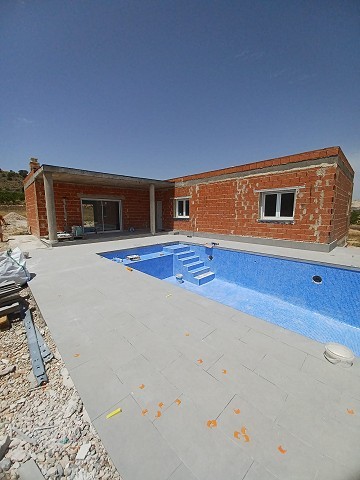 Villa de nueva construcción de 3 dormitorios y 2 baños, que se completará a fines de junio, en Canada del la Lena.