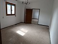 Schönes Landhaus mit 5 Schlafzimmern, 2 Bädern und Pool in Yecla. in  Dream Villas Alicante