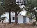 Schönes Landhaus mit 5 Schlafzimmern, 2 Bädern und Pool in Yecla. in  Dream Villas Alicante