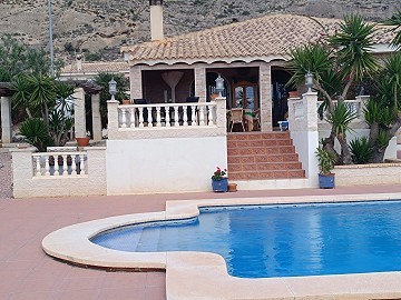 Lovely 3 bed 2 Bath Villa in Fortuna