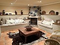 Prachtige villa met 4 slaapkamers en 2 badkamers in een van de meest prestigieuze gebieden van Elda in  Dream Villas Alicante