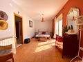 ¡Maravillosa villa de 5 dormitorios y 4 baños en Encebras (Pinoso) con hermosas vistas! in  Dream Villas Alicante