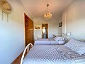 ¡Maravillosa villa de 5 dormitorios y 4 baños en Encebras (Pinoso) con hermosas vistas! in  Dream Villas Alicante