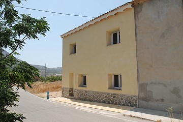 Prachtig gerenoveerd landhuis met 4 slaapkamers en 3 badkamers in Barbarroja.