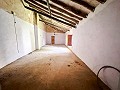 Espaciosa casa de campo con 8 habitaciones para reformar en Yecla in  Dream Villas Alicante