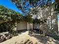 Espaciosa casa de campo con 8 habitaciones para reformar en Yecla in  Dream Villas Alicante