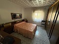 Fantastisches Stadthaus mit 4 Schlafzimmern und 3 Bädern mit Blick auf das Schloss in Petrer in  Dream Villas Alicante