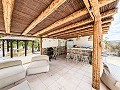 Preciosa villa de 5 dormitorios y 4 baños en Pinoso. in  Dream Villas Alicante