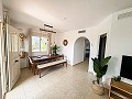 Preciosa villa de 5 dormitorios y 4 baños en Pinoso. in  Dream Villas Alicante