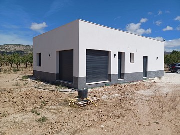 Casa de invitados, garaje más parcela en venta en Pinoso.