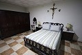 Groot vrijstaand huis met 9 slaapkamers in de stad, ideaal voor zaken in  Dream Villas Alicante