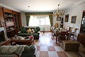 Groot vrijstaand huis met 9 slaapkamers in de stad, ideaal voor zaken in  Dream Villas Alicante