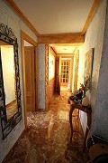 Groot vrijstaand huis met 9 slaapkamers in de stad, ideaal voor zaken in  Dream Villas Alicante