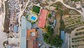 Groot landhuis met marmeren bedrijf en druivenplantage in  Dream Villas Alicante