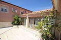 Groot landhuis met marmeren bedrijf en druivenplantage in  Dream Villas Alicante