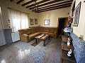 Groot landhuis met marmeren bedrijf en druivenplantage in  Dream Villas Alicante